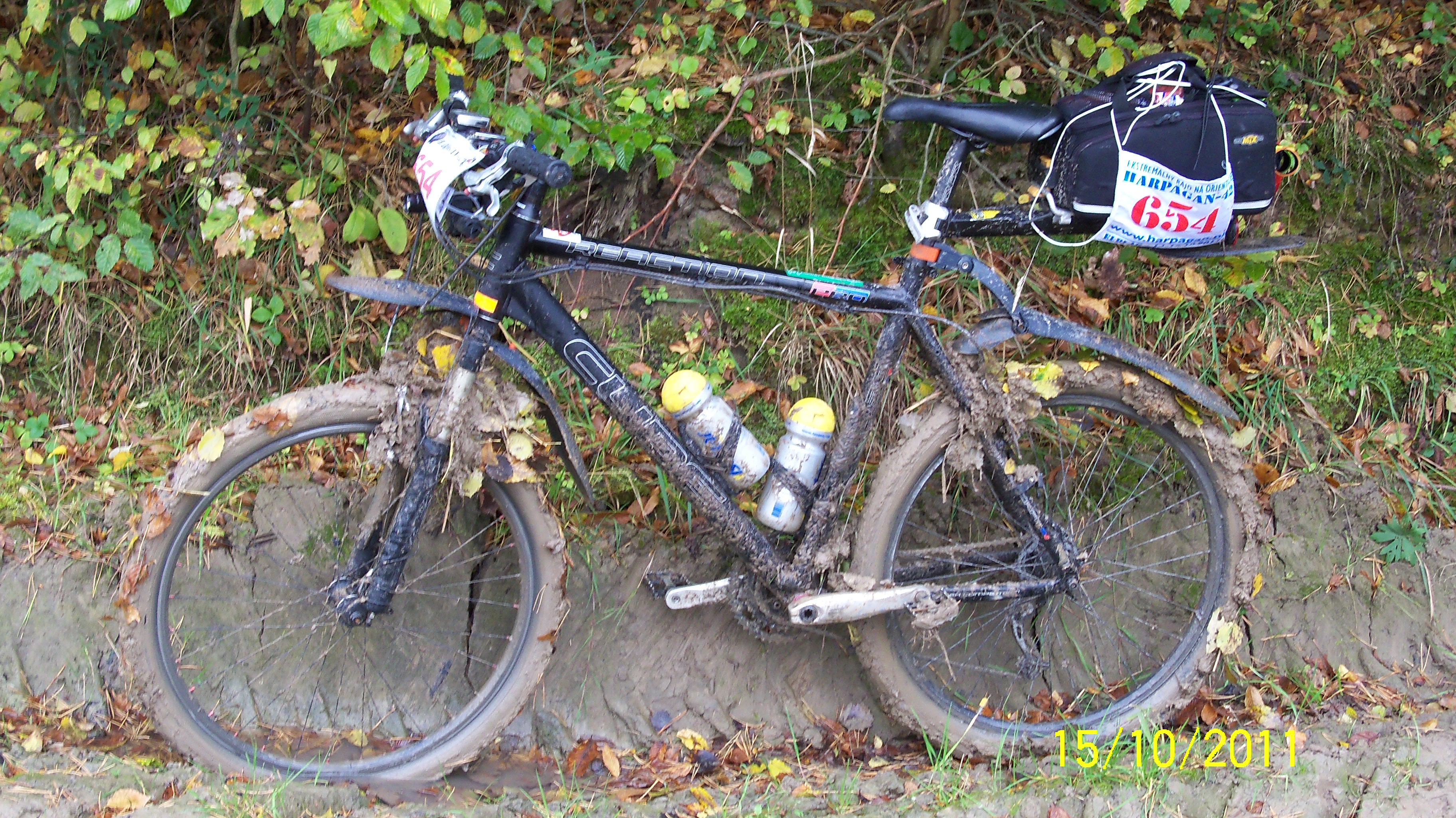 Rower po odcinku terenowym w pobliżu Stygajn - Wysoczyzna Elbląska