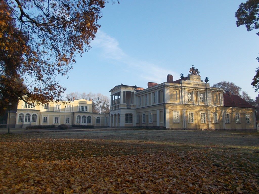 Waplewo Wielkie-odnowiony pałac rodu Sierakowskich z XIX wieku