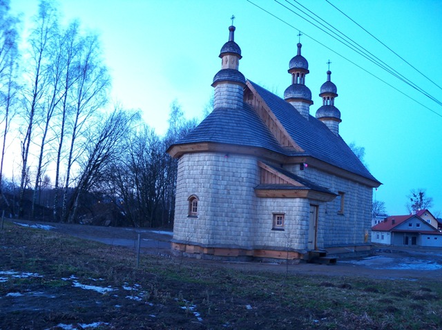 Godkowo - drewniana cerkiew przeniesiona z Kupnej na Podkarpaciu. 